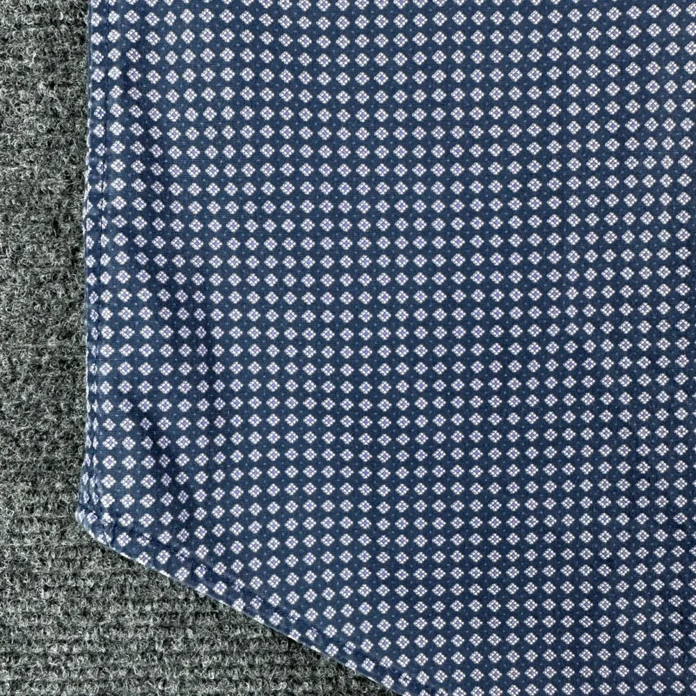 Banana Republic Button Down Mens L Large Geometric Diamond Print Long Sleeve